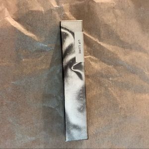 Belle en Argent Lip Luire gloss in Bored Now